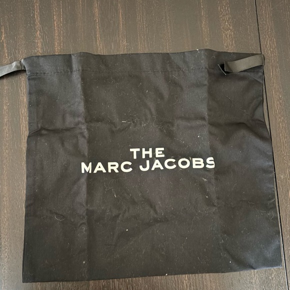 Marc Jacob’s Black Crossbody Bag - Picture 6 of 9